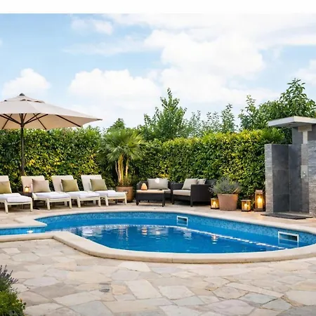 Pool Retreat * Pula