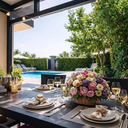 Pool Retreat * 풀라