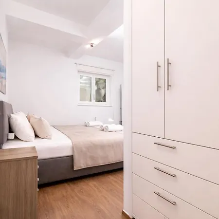 Pool Retreat Apartman