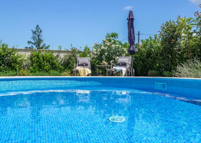 Apartment Pool Retreat Pula